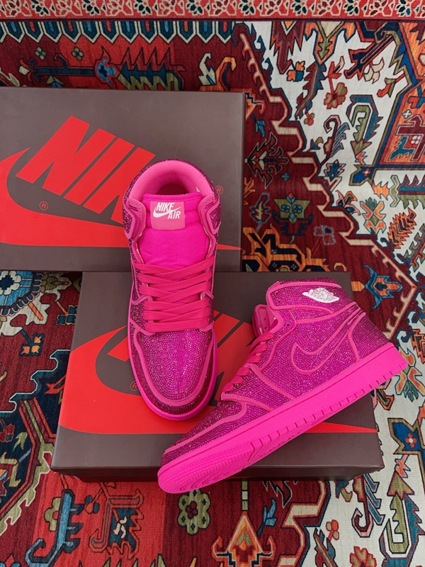 ナイキ靴正面デザイン